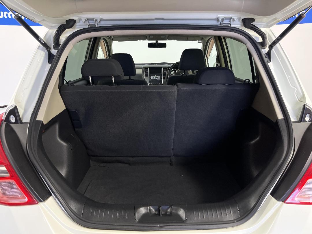 Photo '14' of Nissan Tiida Photo '14' of Nissan Tiida