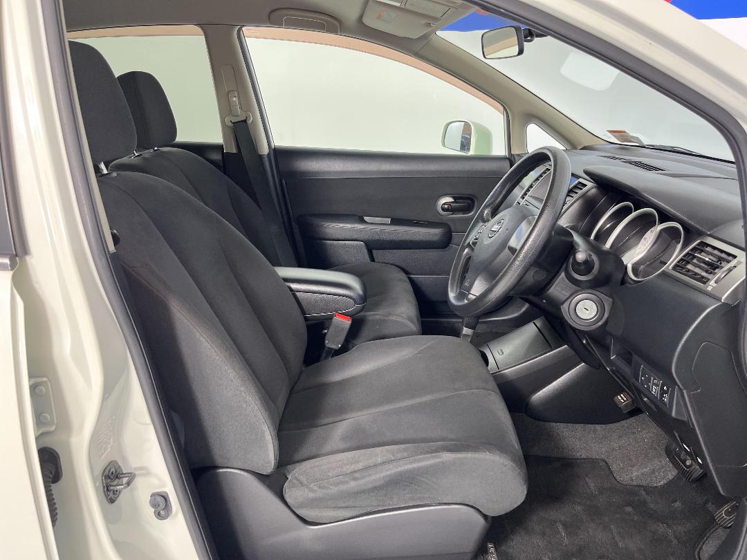 Photo '16' of Nissan Tiida Photo '16' of Nissan Tiida