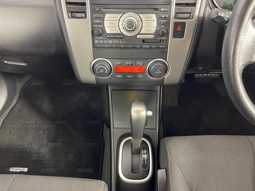 Photo '18' of Nissan Tiida Photo '18' of Nissan Tiida