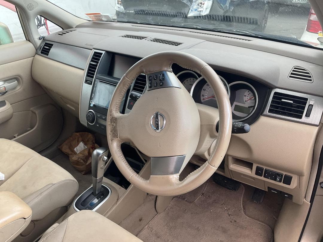 Photo '22' of Nissan Tiida Photo '22' of Nissan Tiida