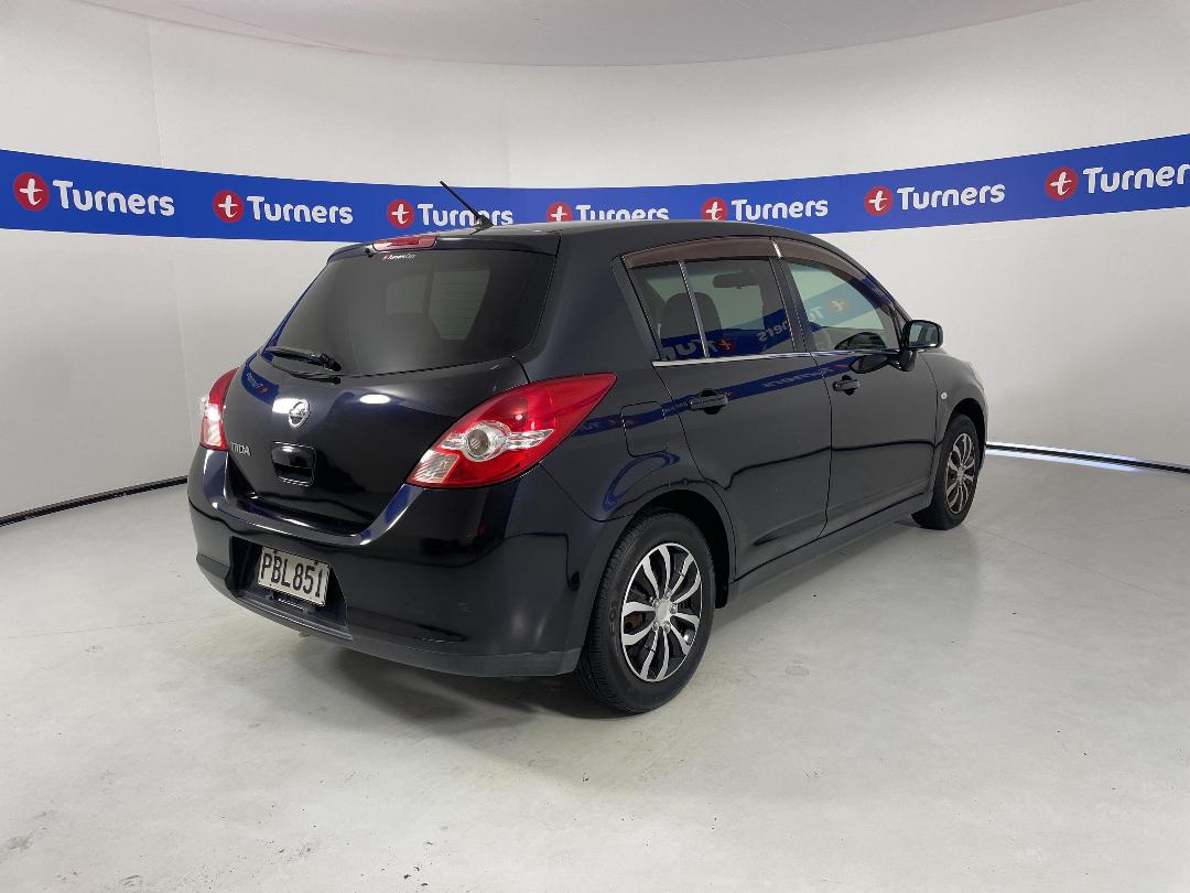 Photo '7' of Nissan Tiida Photo '7' of Nissan Tiida