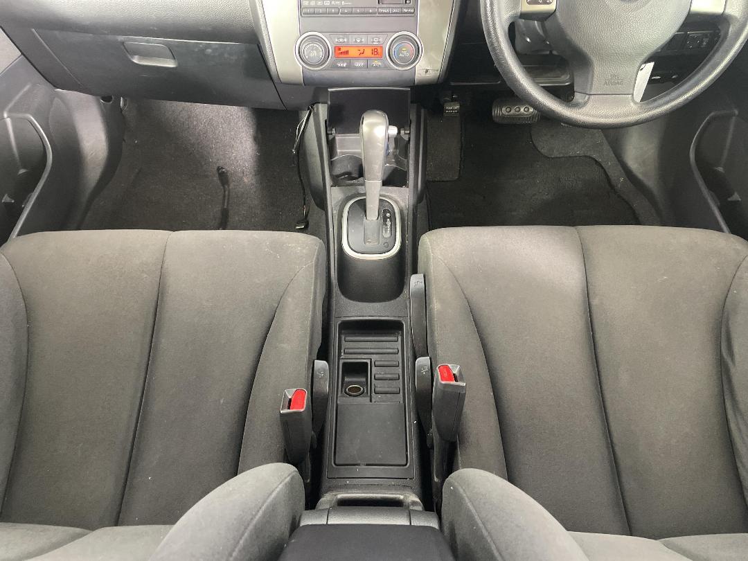 Photo '18' of Nissan Tiida Photo '18' of Nissan Tiida