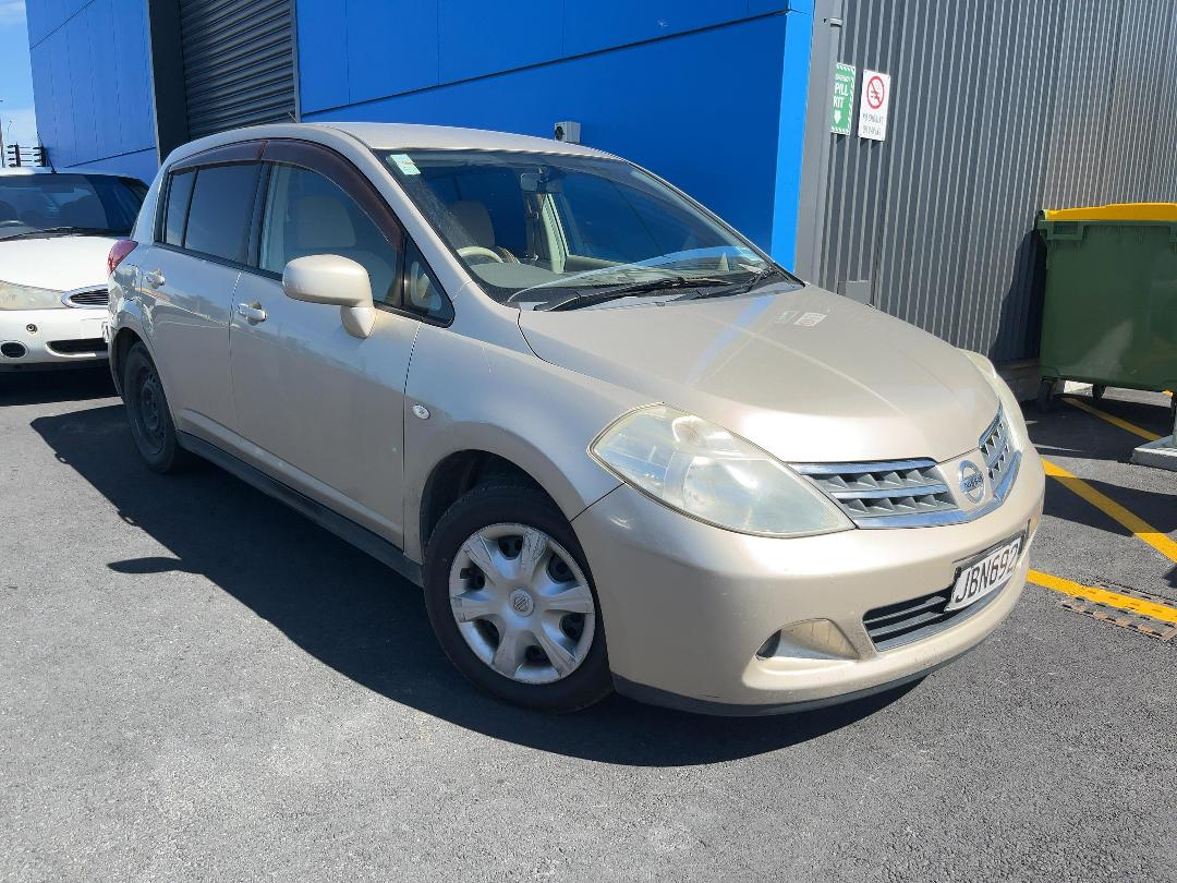 Photo '2' of Nissan Tiida