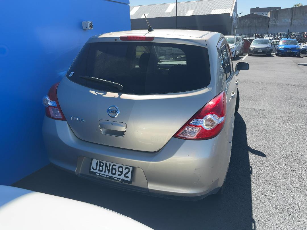 Photo '6' of Nissan Tiida