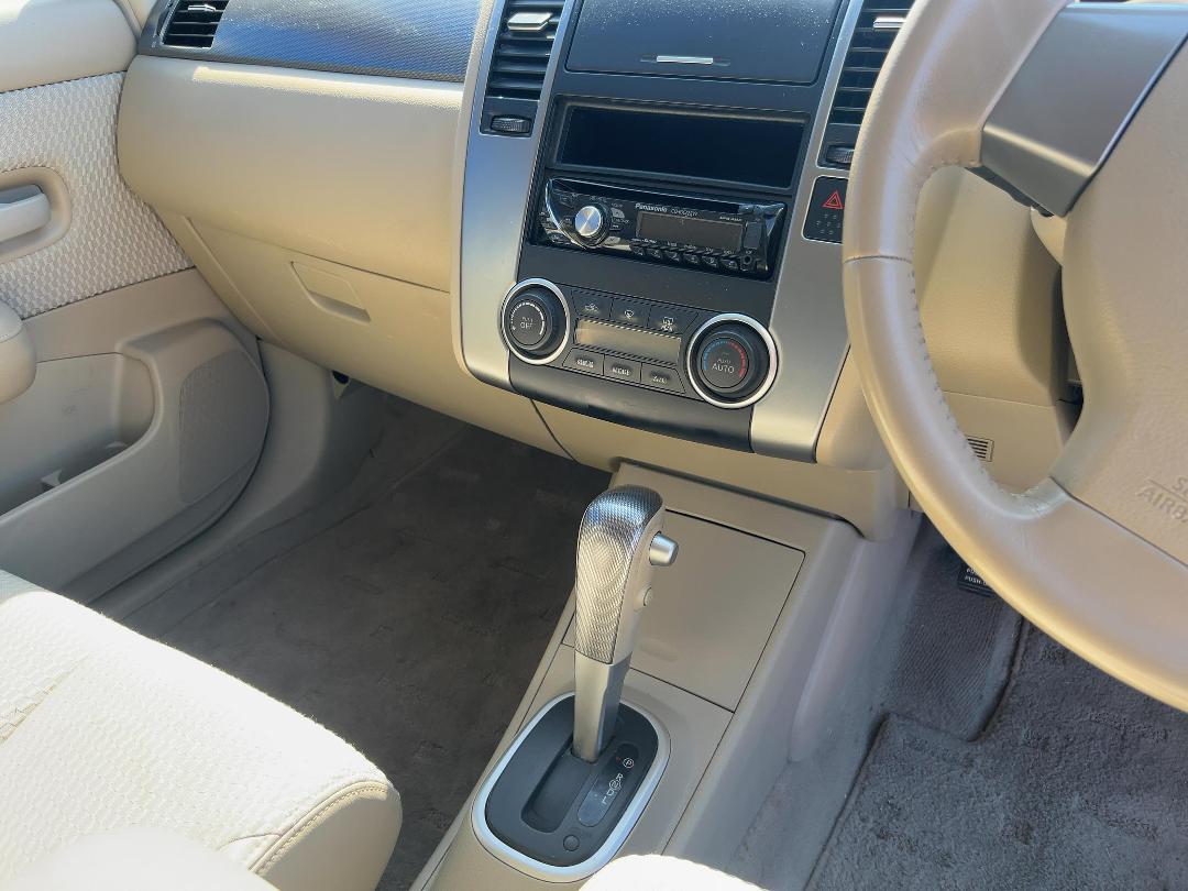 Photo '15' of Nissan Tiida