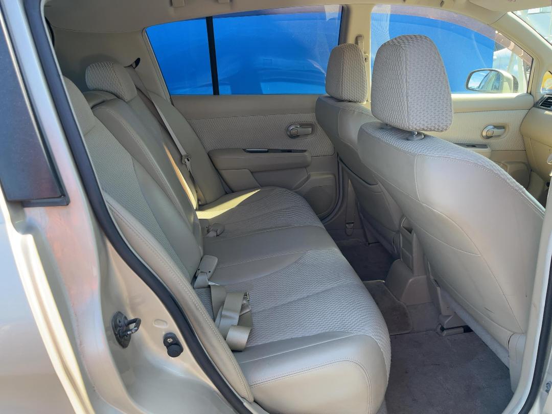 Photo '17' of Nissan Tiida