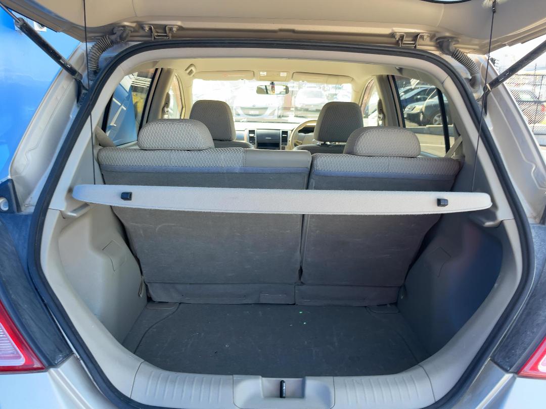 Photo '18' of Nissan Tiida