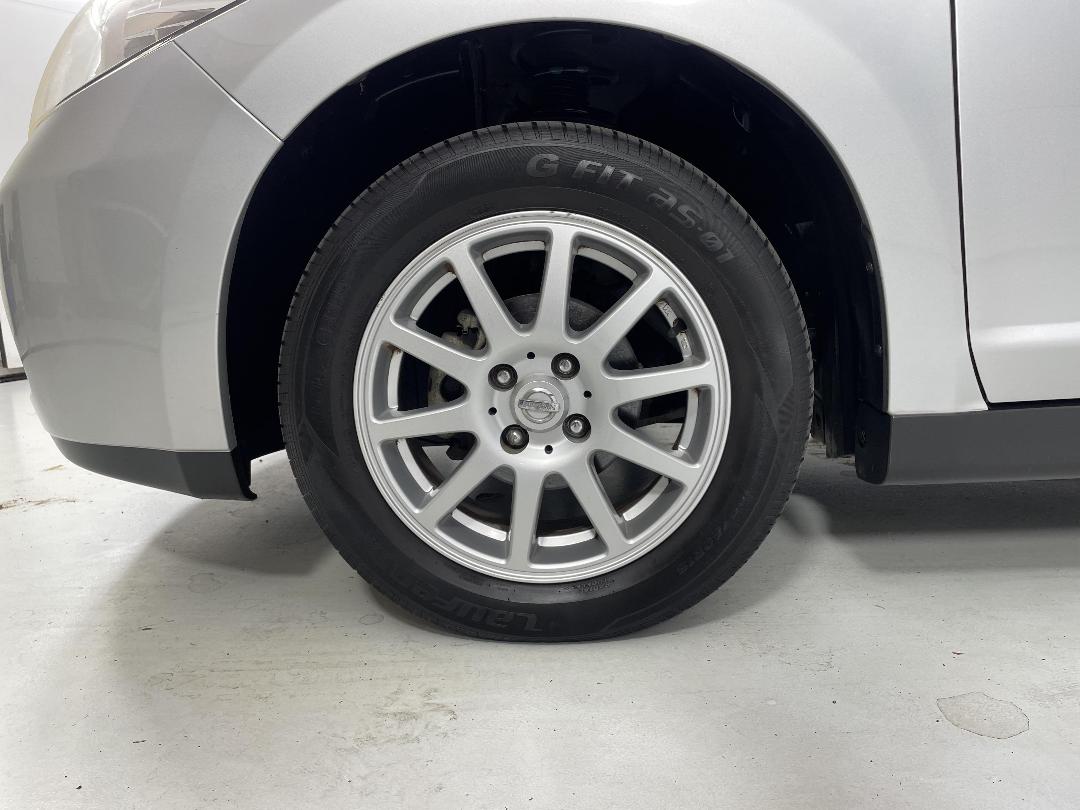 Photo '10' of Nissan Tiida Photo '10' of Nissan Tiida