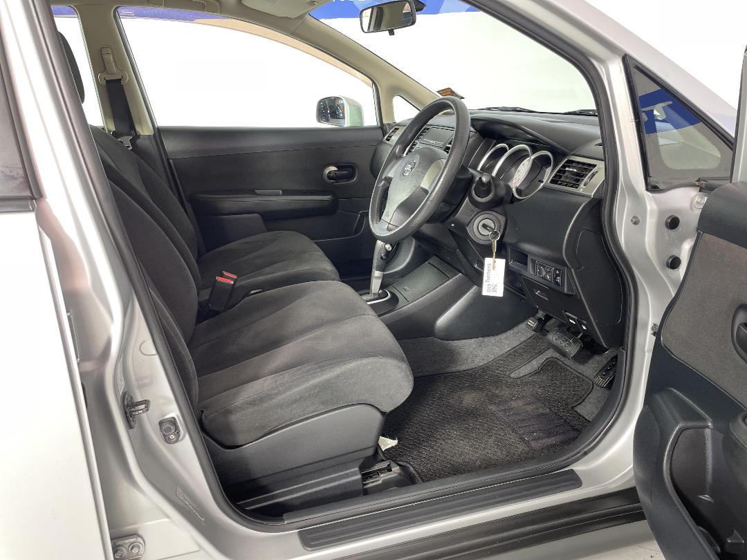 Photo '16' of Nissan Tiida Photo '16' of Nissan Tiida