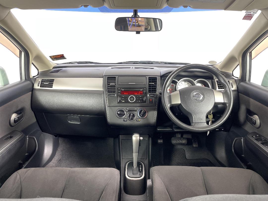 Photo '17' of Nissan Tiida Photo '17' of Nissan Tiida