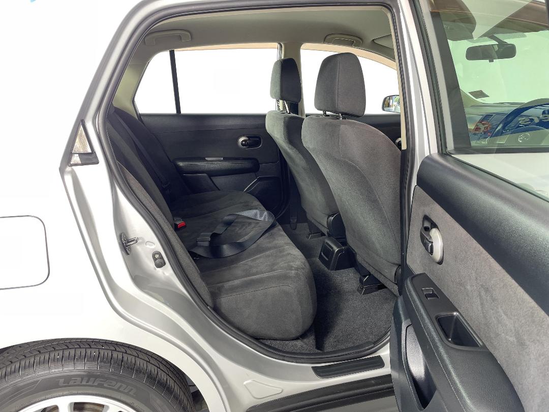 Photo '20' of Nissan Tiida Photo '20' of Nissan Tiida