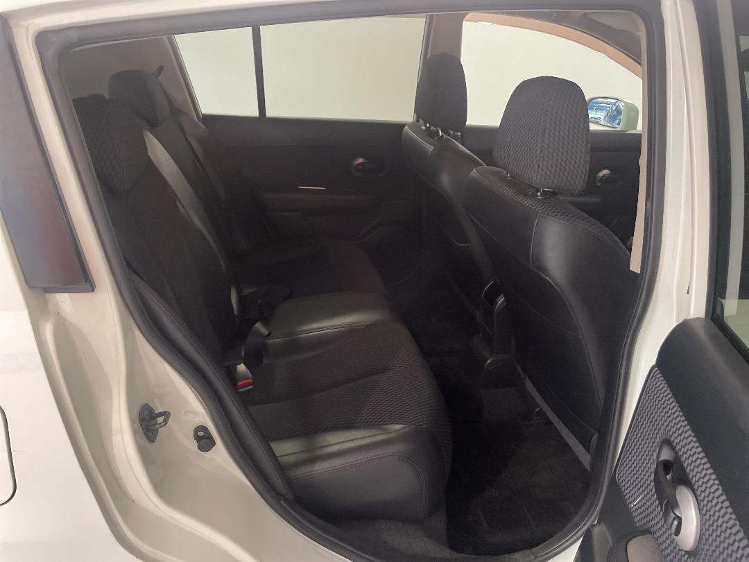 Photo '20' of Nissan Tiida