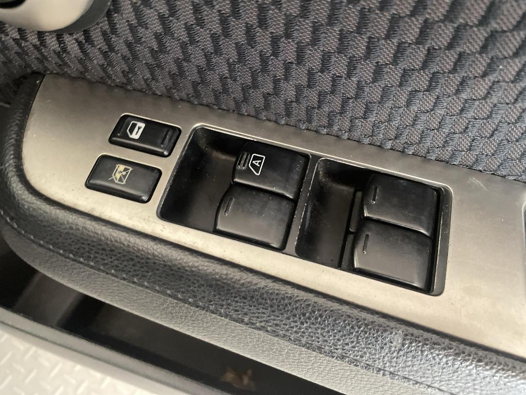 Photo '24' of Nissan Tiida