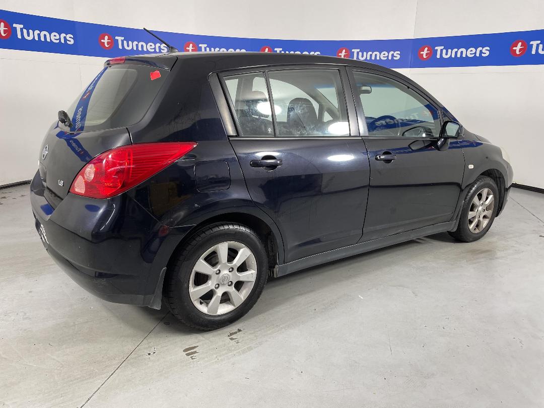 Photo '7' of Nissan Tiida Photo '7' of Nissan Tiida