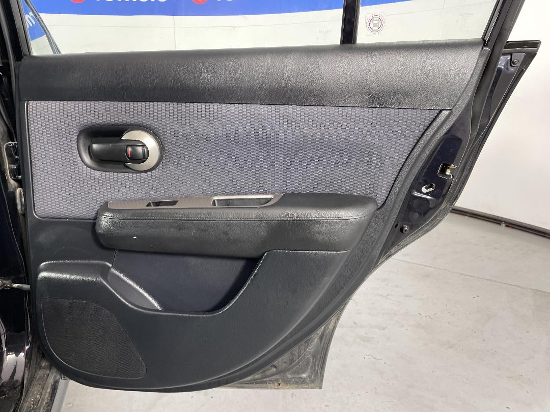 Photo '19' of Nissan Tiida Photo '19' of Nissan Tiida