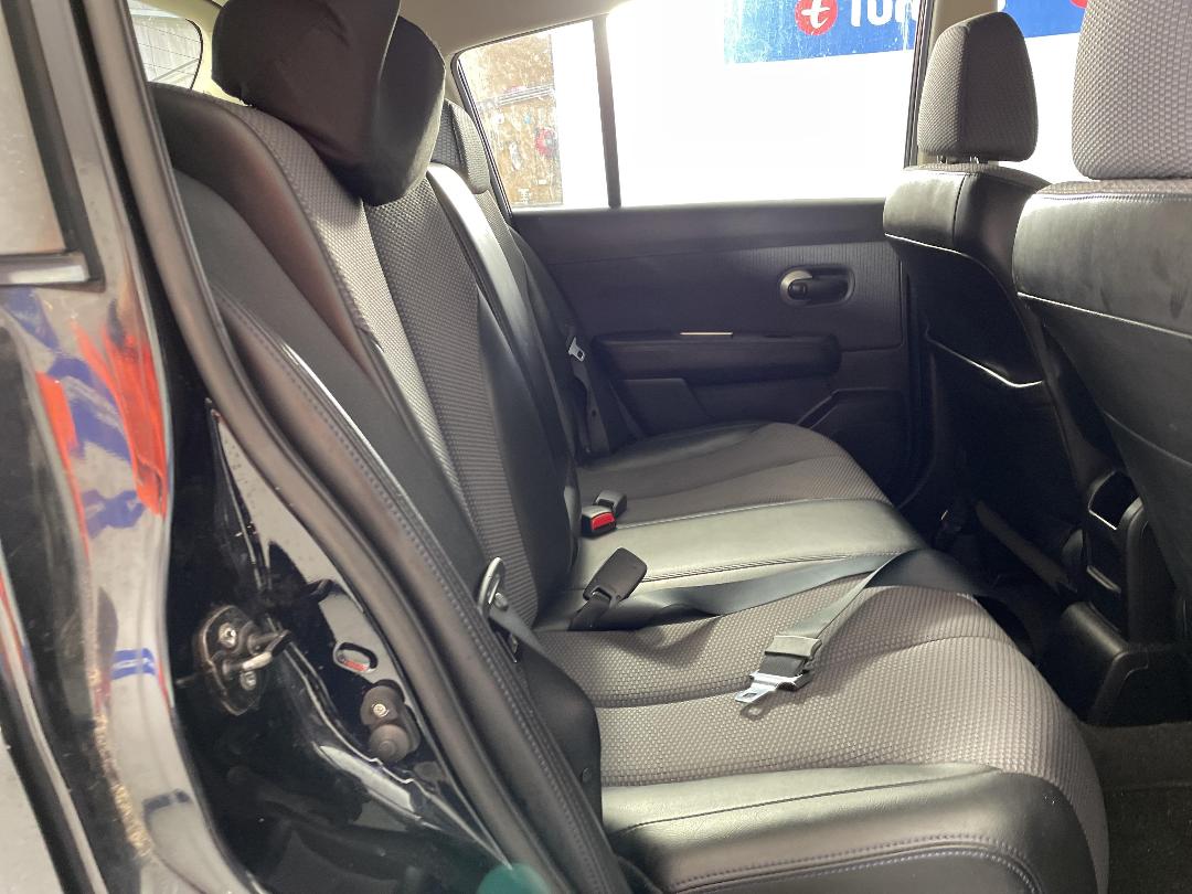 Photo '20' of Nissan Tiida Photo '20' of Nissan Tiida