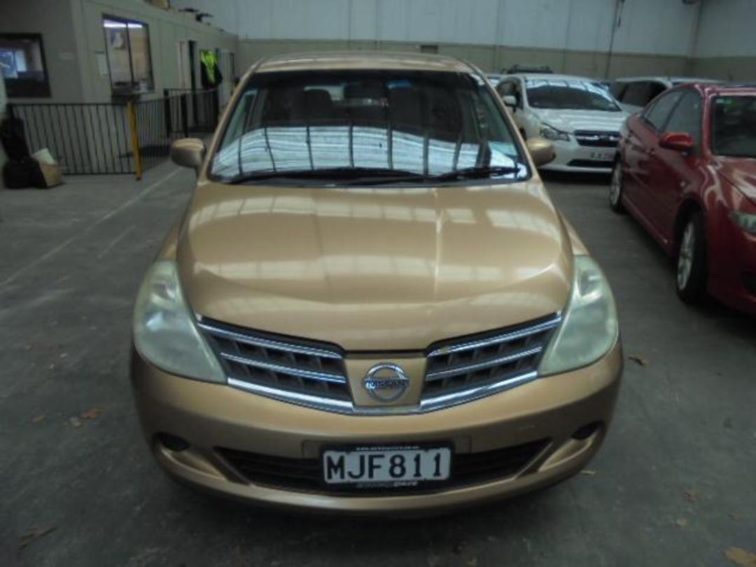 Photo '2' of Nissan Tiida