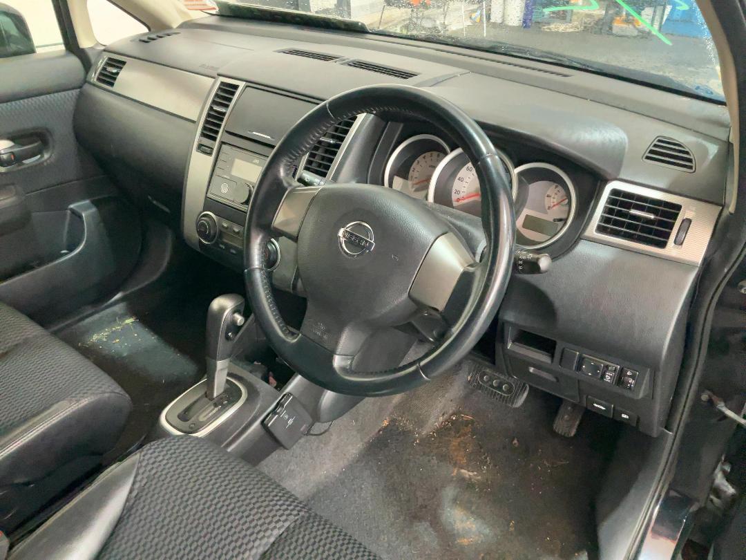 Photo '24' of Nissan Tiida