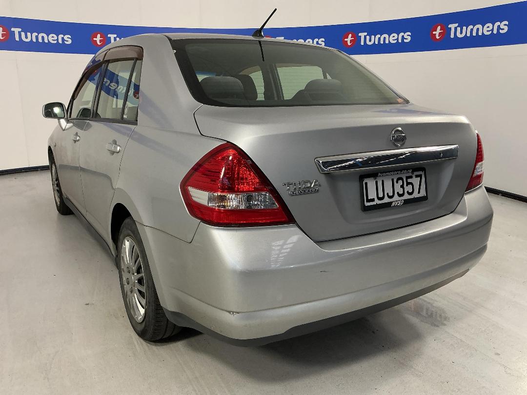 Photo '10' of Nissan Tiida Latio Photo '10' of Nissan Tiida Latio