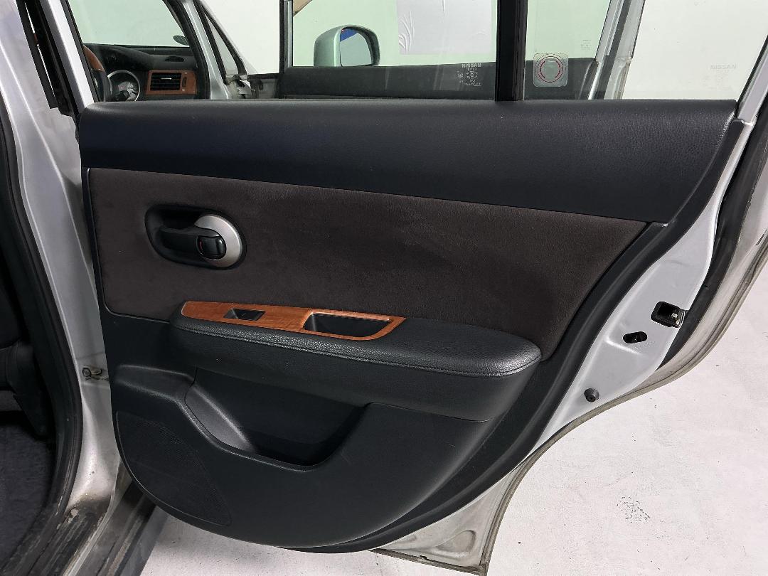 Photo '17' of Nissan Tiida Latio Photo '17' of Nissan Tiida Latio