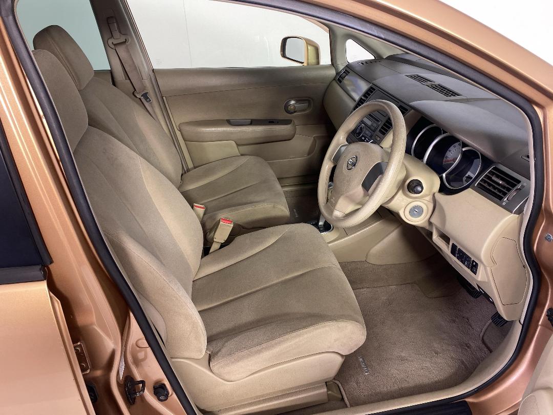 Photo '16' of Nissan Tiida