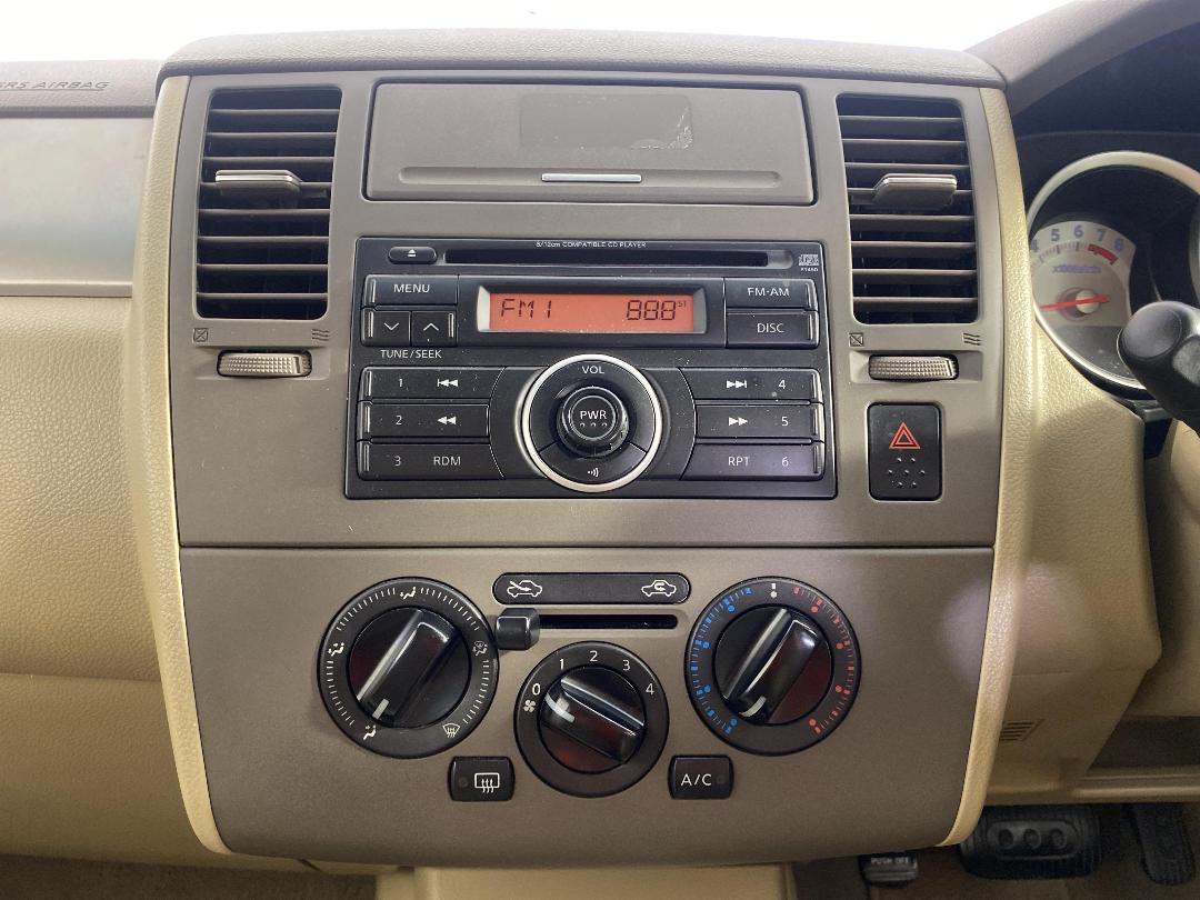 Photo '18' of Nissan Tiida