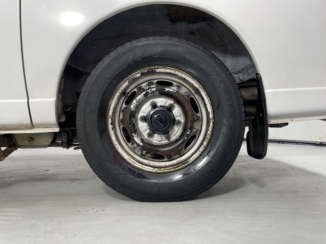 Photo '11' of Nissan Urvan