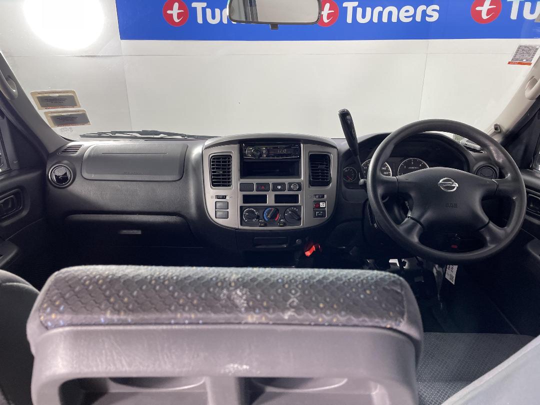 Photo '17' of Nissan Urvan