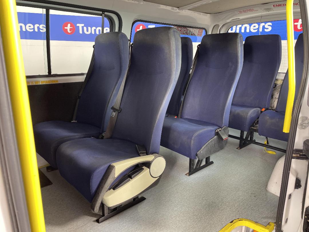 Photo '19' of Nissan Urvan