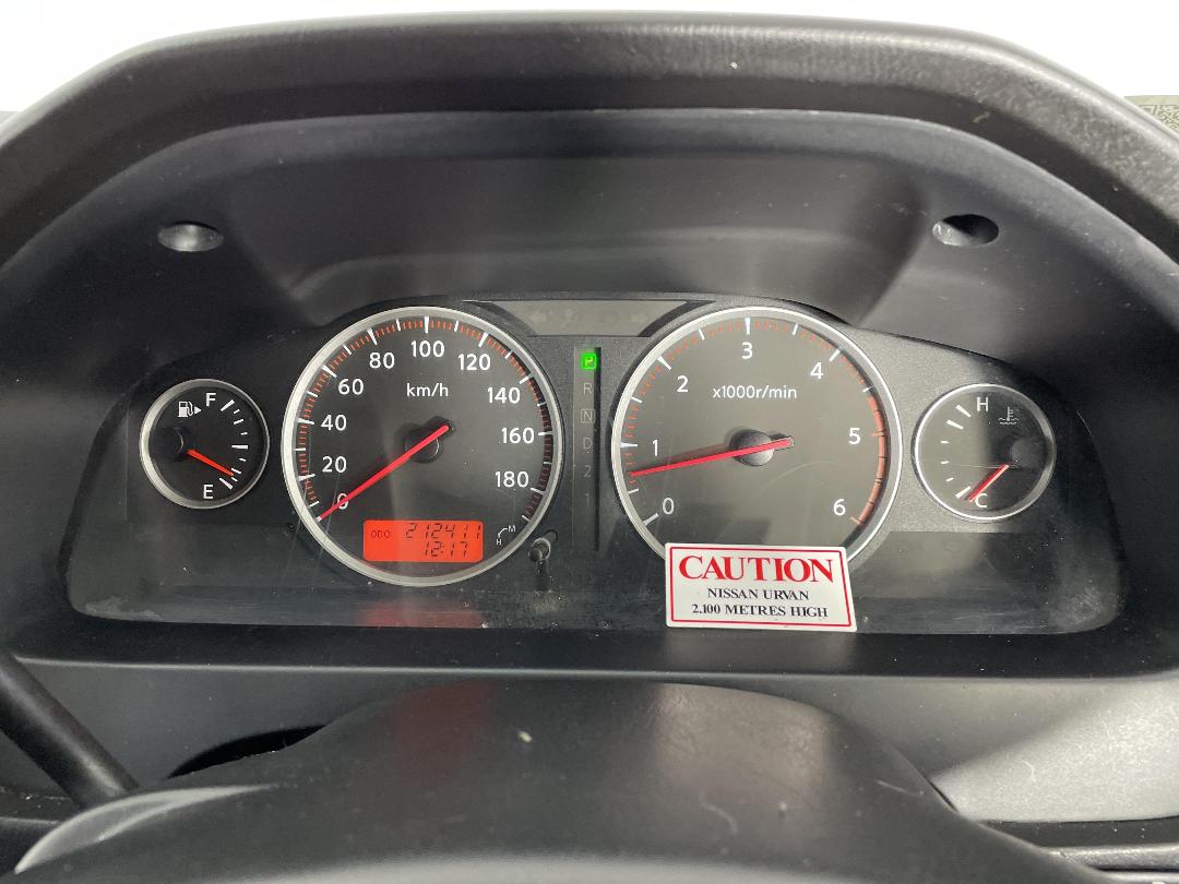 Photo '20' of Nissan Urvan