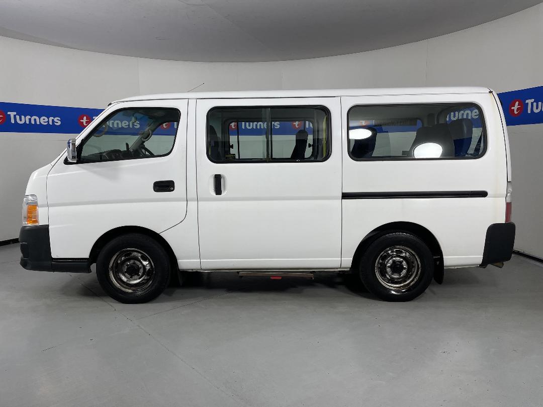Photo '22' of Nissan Urvan
