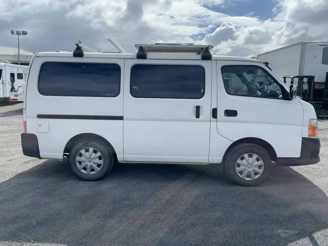 Photo '3' of Nissan Urvan 3.0 DIESEL AUTO Van Photo '3' of Nissan Urvan 3.0 DIESEL AUTO Van