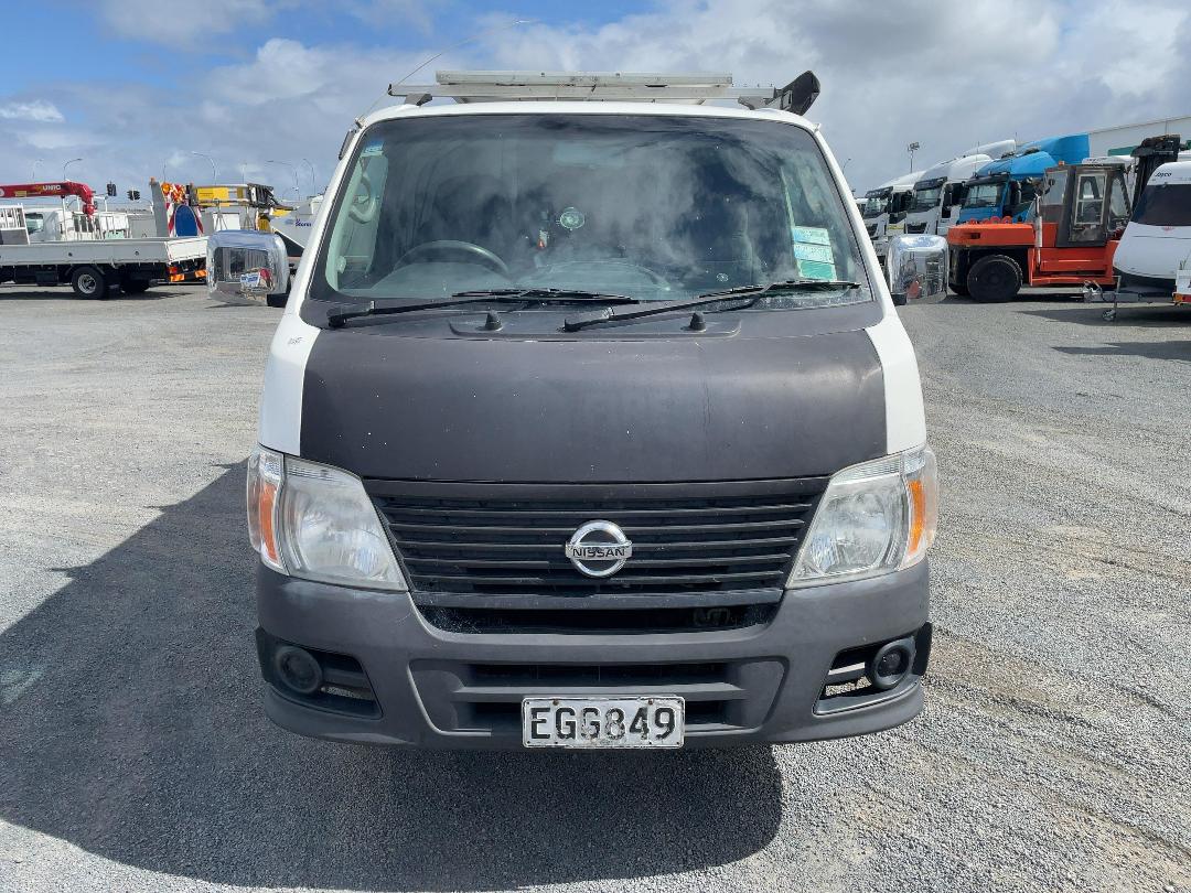 Photo '9' of Nissan Urvan 3.0 DIESEL AUTO Van Photo '9' of Nissan Urvan 3.0 DIESEL AUTO Van