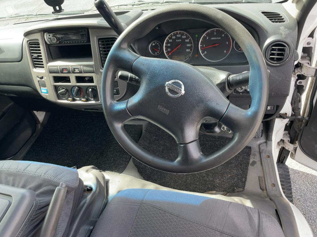 Photo '12' of Nissan Urvan 3.0 DIESEL AUTO Van Photo '12' of Nissan Urvan 3.0 DIESEL AUTO Van