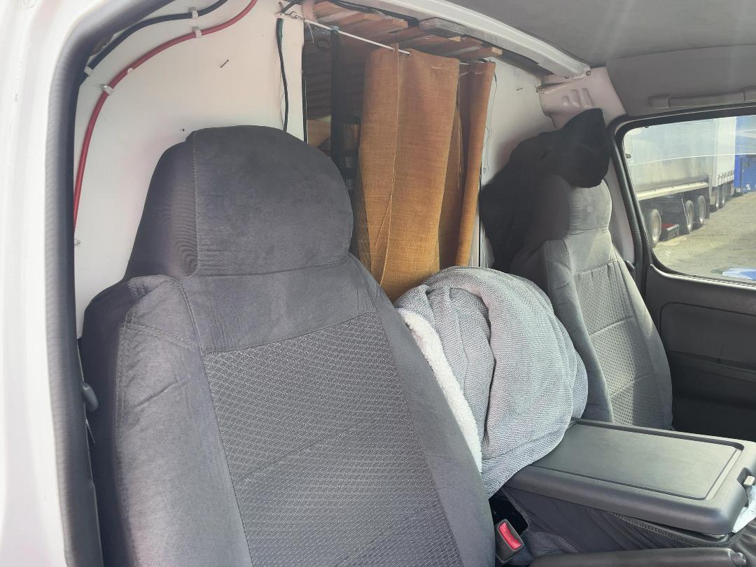 Photo '18' of Nissan Urvan 3.0 DIESEL AUTO Van Photo '18' of Nissan Urvan 3.0 DIESEL AUTO Van