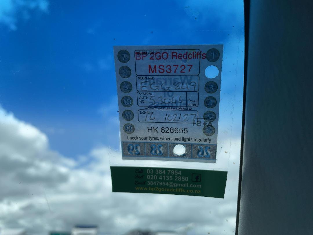 Photo '39' of Nissan Urvan 3.0 DIESEL AUTO Van Photo '39' of Nissan Urvan 3.0 DIESEL AUTO Van