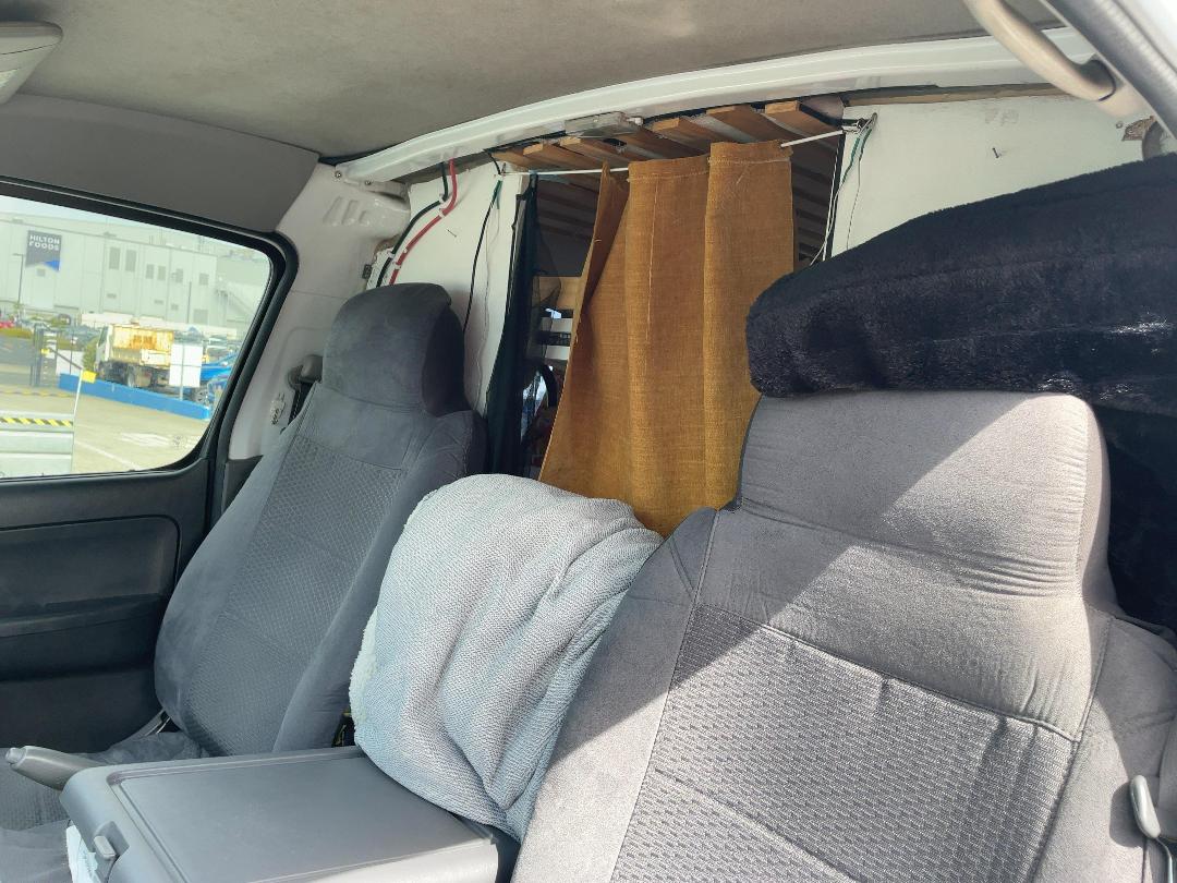 Photo '22' of Nissan Urvan 3.0 DIESEL AUTO Van Photo '22' of Nissan Urvan 3.0 DIESEL AUTO Van