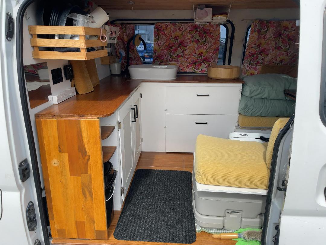 Photo '24' of Nissan Urvan 3.0 DIESEL AUTO Van Photo '24' of Nissan Urvan 3.0 DIESEL AUTO Van