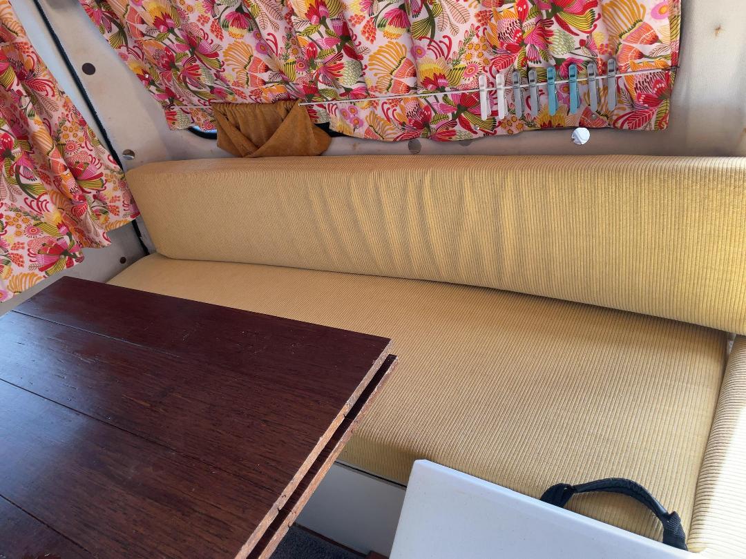 Photo '28' of Nissan Urvan 3.0 DIESEL AUTO Van Photo '28' of Nissan Urvan 3.0 DIESEL AUTO Van