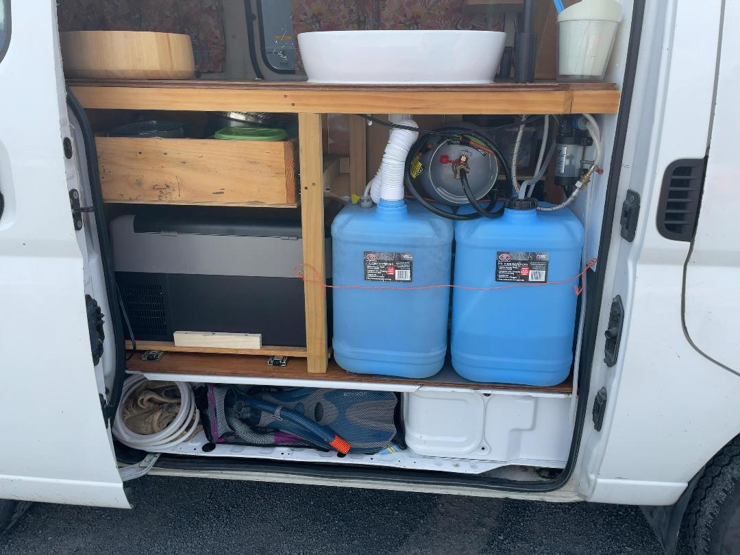 Photo '36' of Nissan Urvan 3.0 DIESEL AUTO Van Photo '36' of Nissan Urvan 3.0 DIESEL AUTO Van