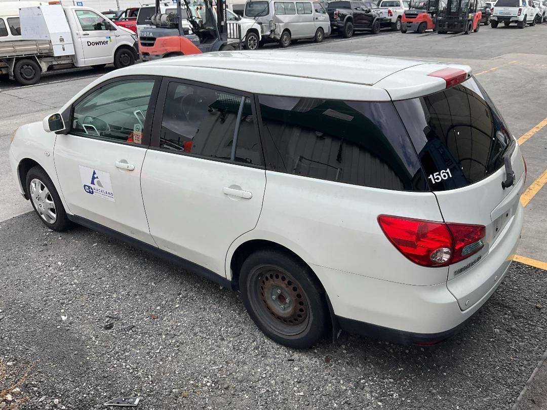 Photo '9' of Nissan Wingroad Photo '9' of Nissan Wingroad