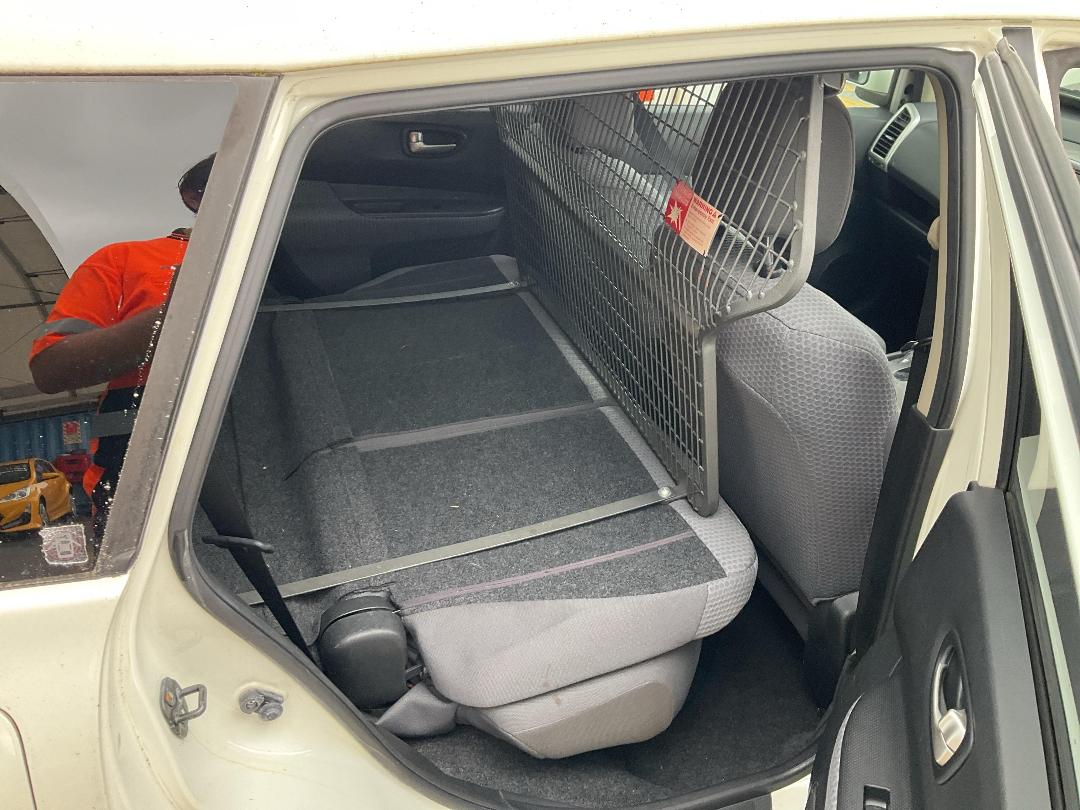 Photo '21' of Nissan Wingroad Photo '21' of Nissan Wingroad