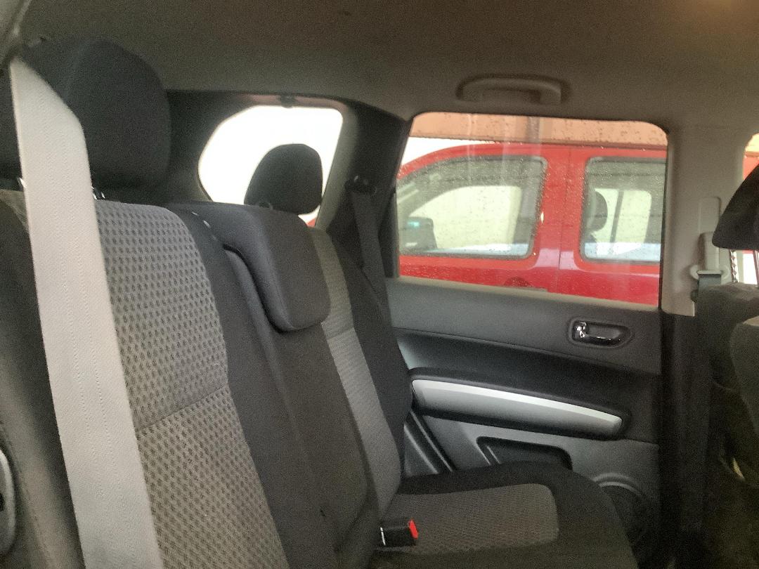 Photo '12' of Nissan X-Trail