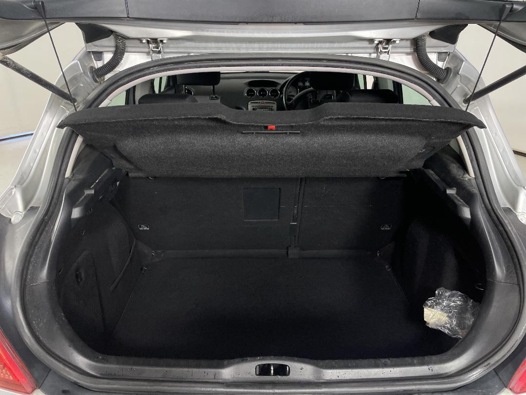 Photo '14' of Peugeot 308 Photo '14' of Peugeot 308