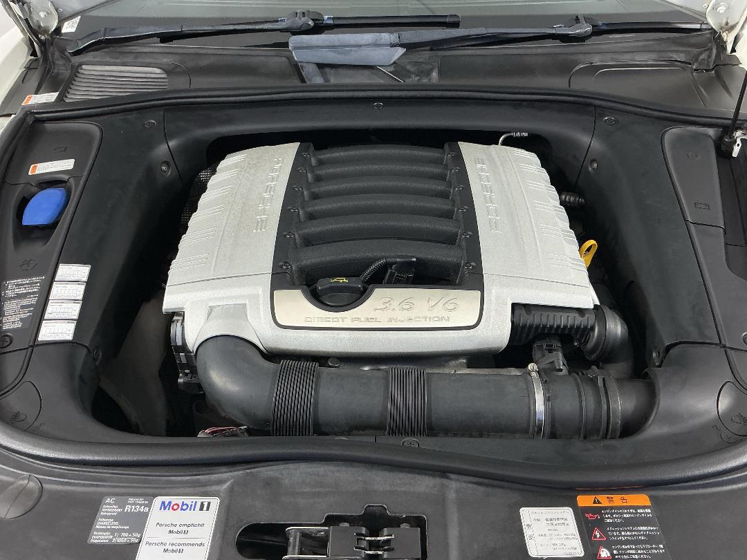 Photo '13' of Porsche Cayenne Photo '13' of Porsche Cayenne