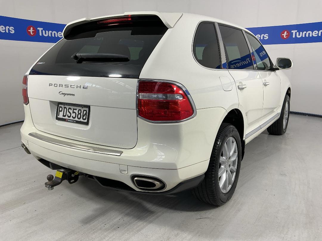 Photo '7' of Porsche Cayenne Photo '7' of Porsche Cayenne