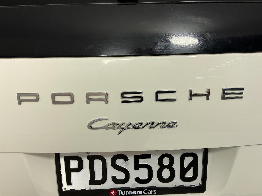 Photo '29' of Porsche Cayenne Photo '29' of Porsche Cayenne