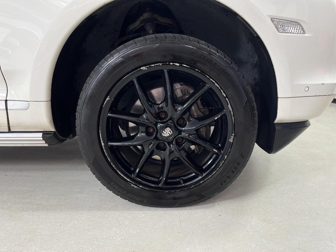 Photo '9' of Porsche Cayenne Photo '9' of Porsche Cayenne