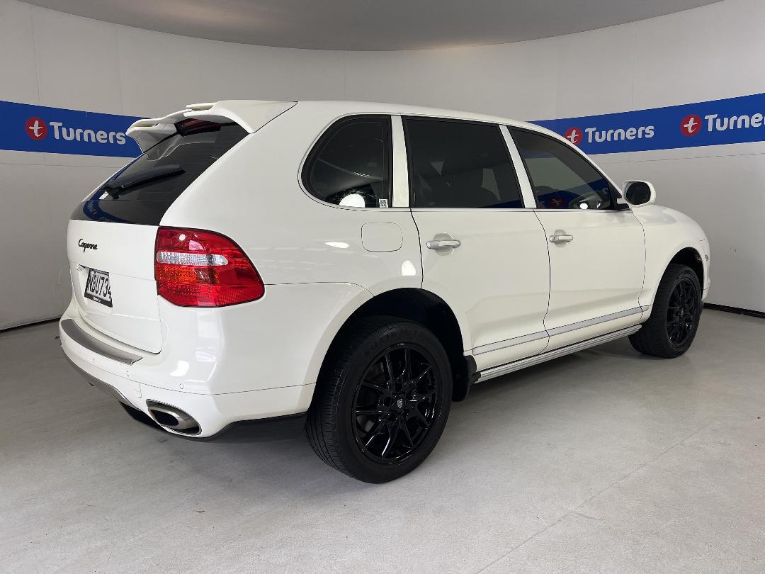 Photo '7' of Porsche Cayenne Photo '7' of Porsche Cayenne