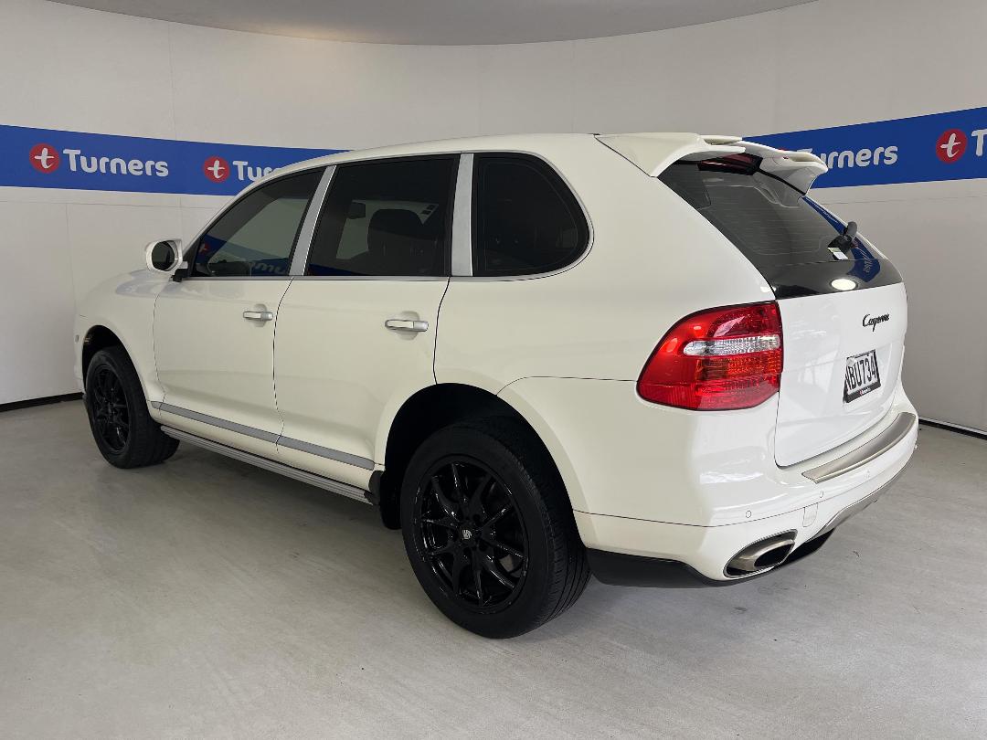 Photo '5' of Porsche Cayenne Photo '5' of Porsche Cayenne